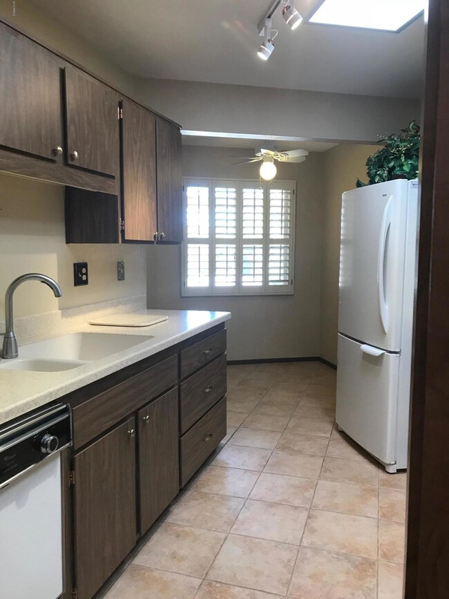 13887 N 111th Ave unit 17F, Sun City, AZ 85351 - photo 7