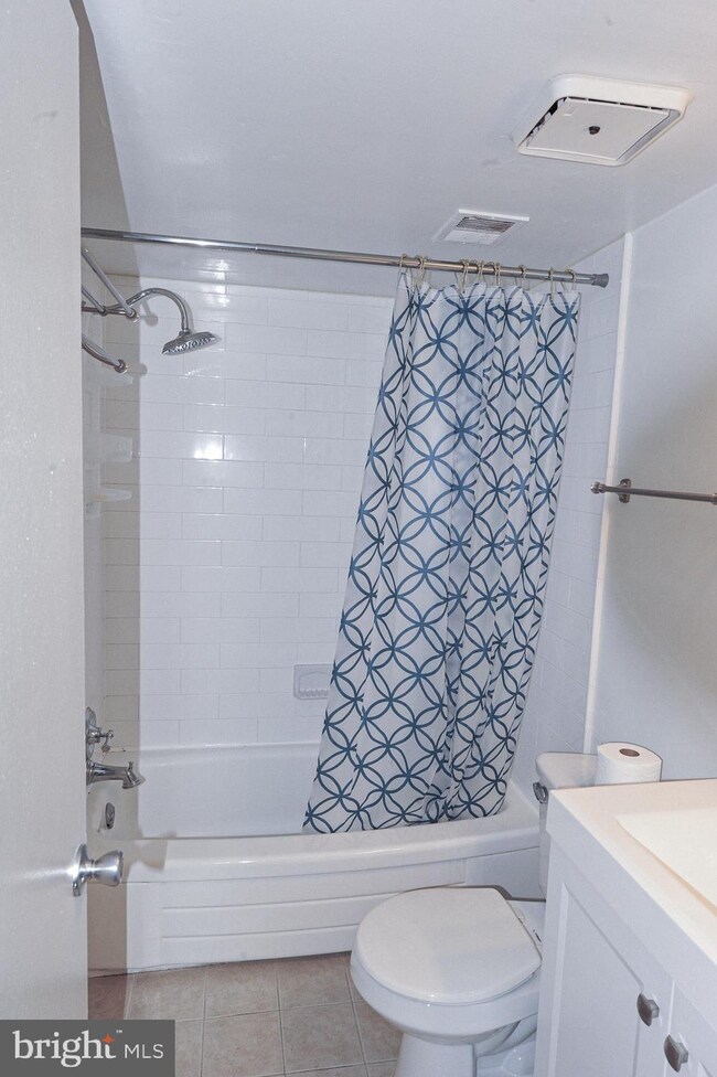 7813 Enola St unit 7, McLean, VA 22102 - photo 7