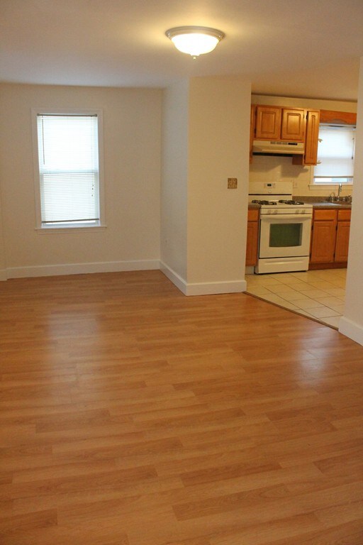 32 Center St, Woburn, MA 01801 - photo 3