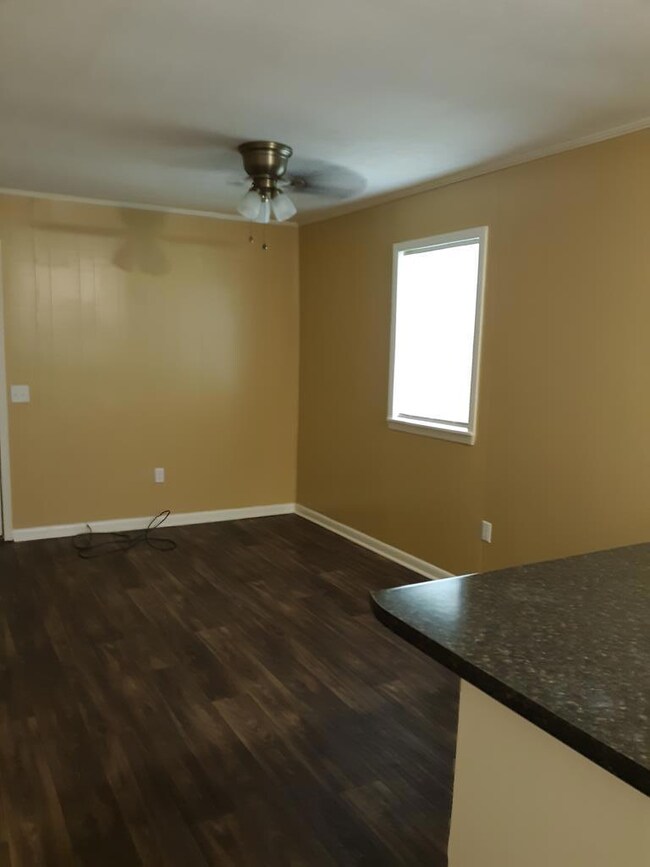 905 Shirley Ave, Douglas, GA 31533 - photo 2