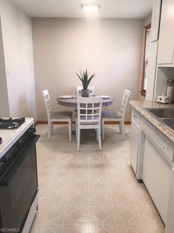 Eat-in kitchen with a nicely-sized dinette.