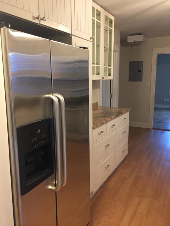 95 Temple St unit 2, Somerville, MA 02145 - photo 2