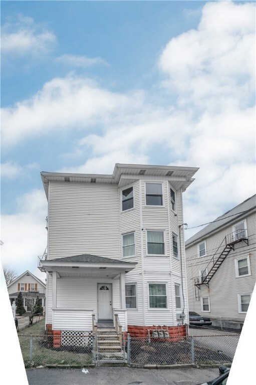 61 John St, Pawtucket, RI 02861 - photo 2