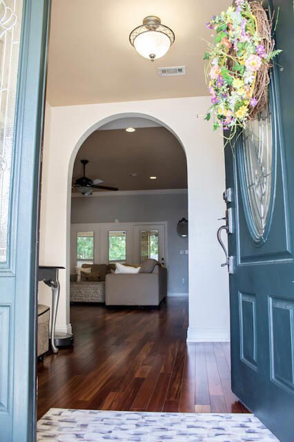 FOYER
