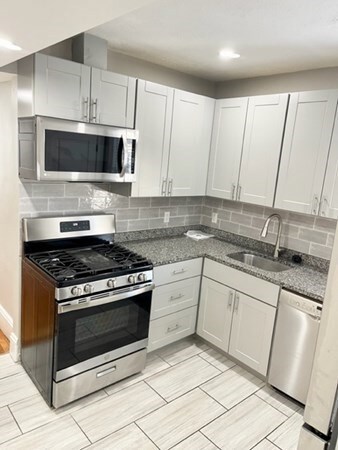 1 Ropes St unit 4, Salem, MA 01970 - photo 2