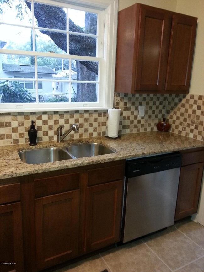 1685 Canterbury St, Jacksonville, FL 32205 - photo 5