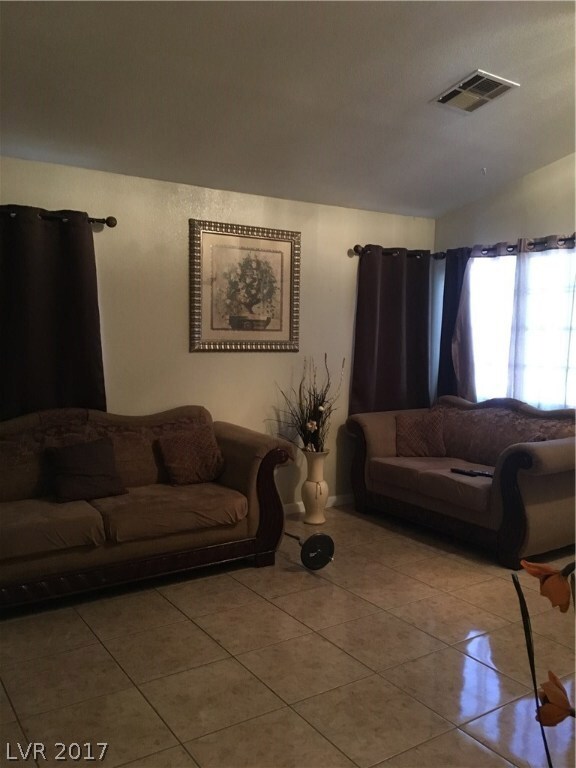 6639 Elk Creek Ln, Las Vegas, NV 89156 - photo 2