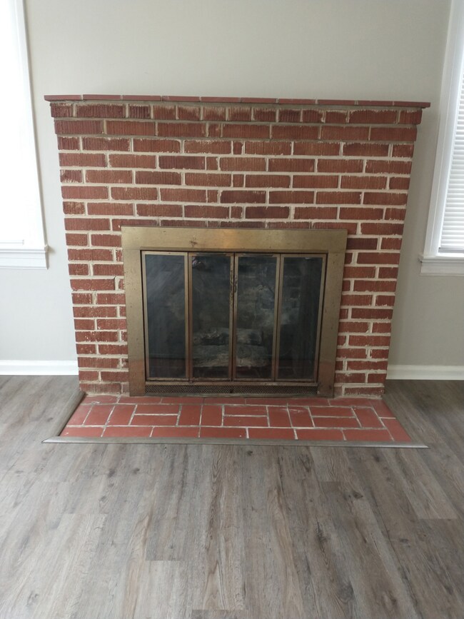 211 Hickory Dr, Shelbyville, TN 37160 - photo 7