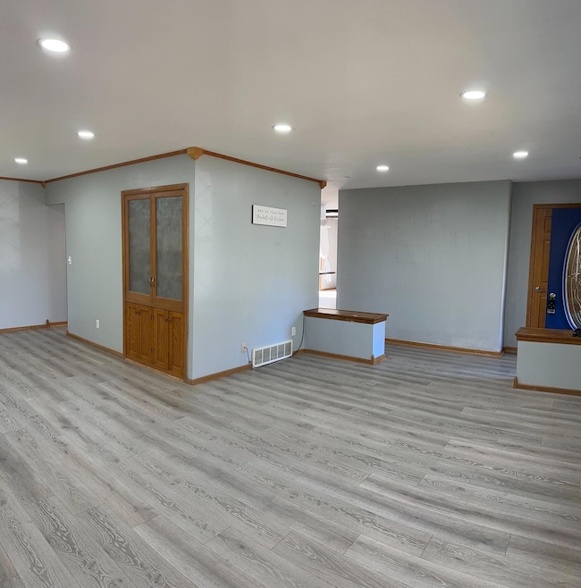 15837 W Robin Rd, New Berlin, WI 53151 - photo 4