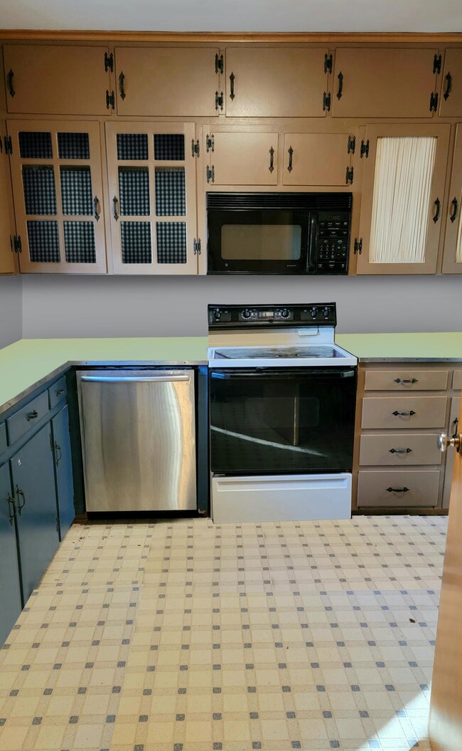 516 folger kitchen 1