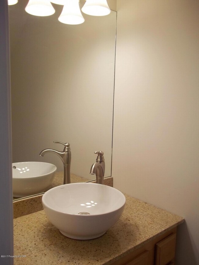 15 Maria Dr, Wilkes-Barre, PA 18706 - photo 7