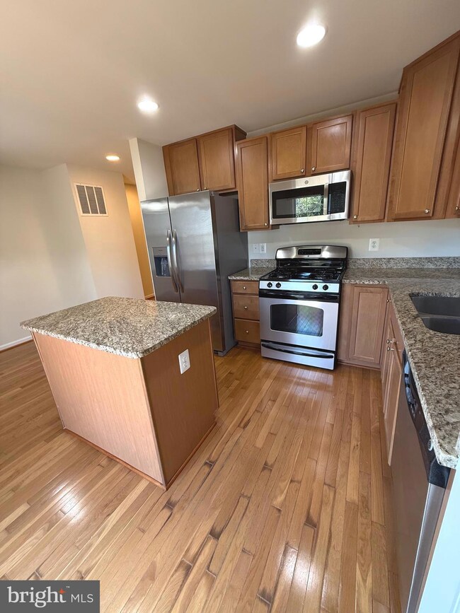 2932 Truffle Oak Place unit 283, Woodbridge, VA 22191 - photo 6