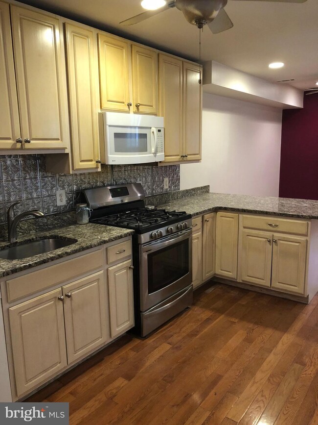 514 N Collington Ave, Baltimore, MD 21205 - photo 3