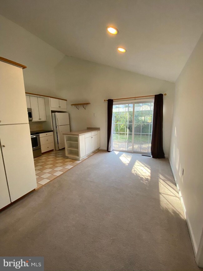 333 W Cedarmeade Ave, Winchester, VA 22601 - photo 5