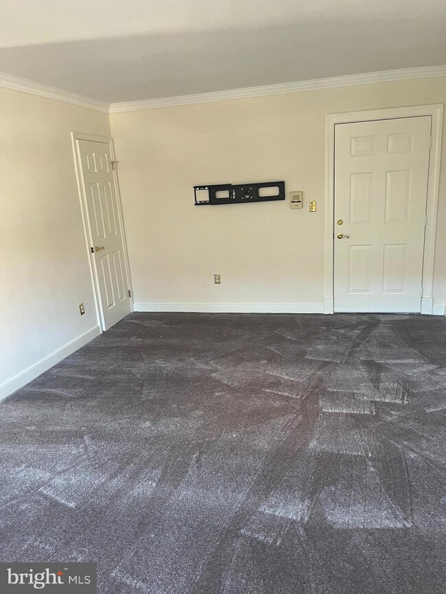 610 Madison St unit 204, Alexandria, VA 22314 - photo 2