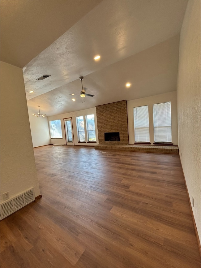 702 Matthews Ct, Arlington, TX 76012 - photo 7