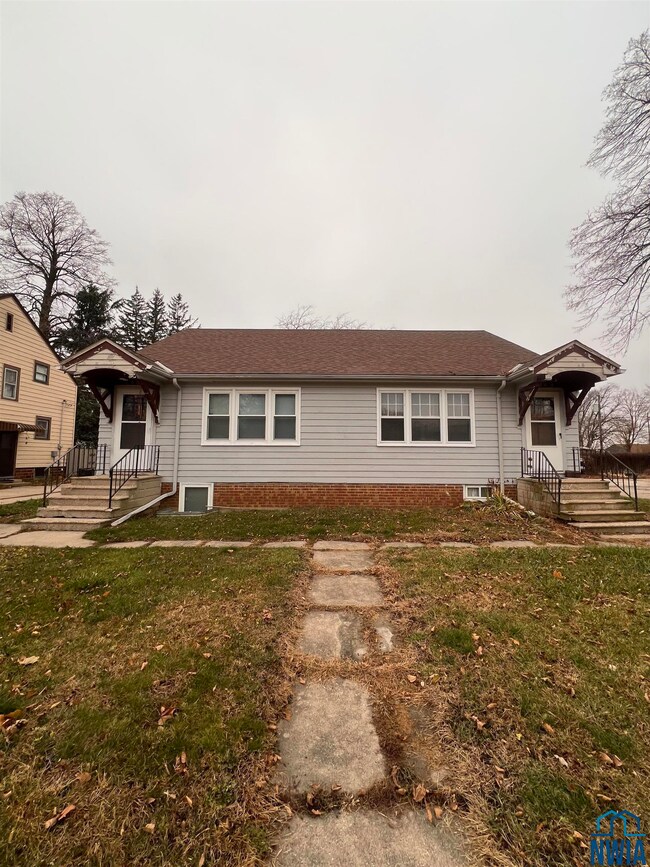 1006 & 1008 Lake Ave, Storm Lake, IA 50588 - photo 2