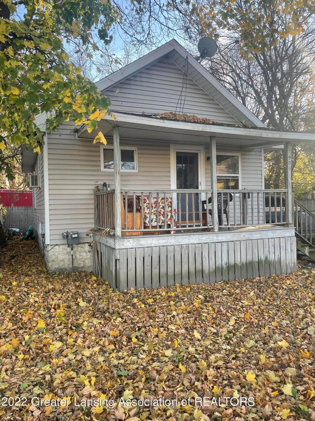 909 W Oakland Ave, Lansing, MI 48915 - photo 5