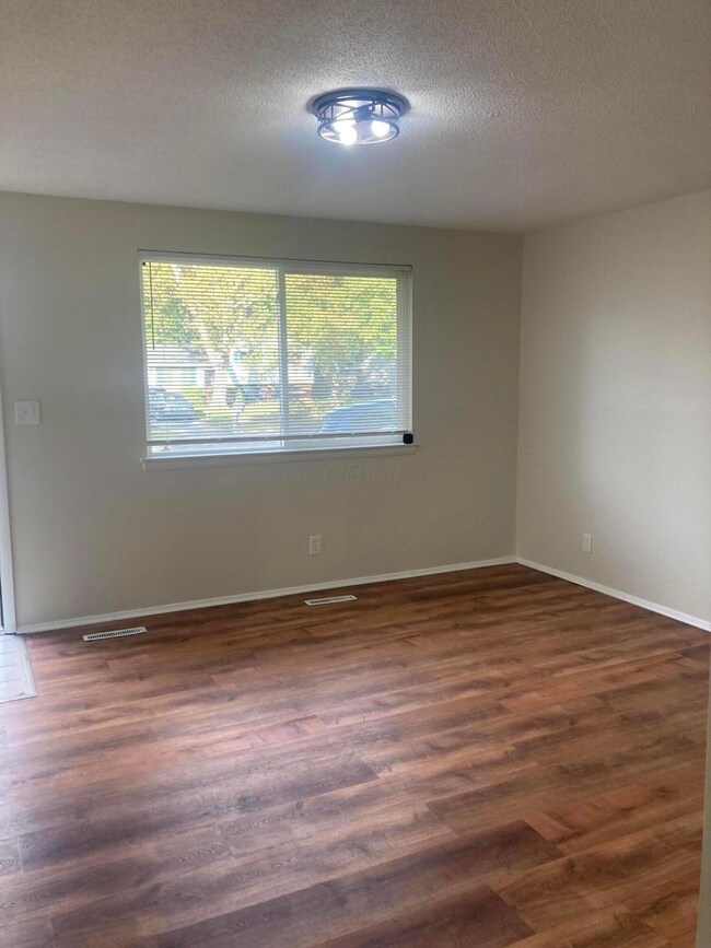 3201 Pelden Ct, Columbus, OH 43231 - photo 6