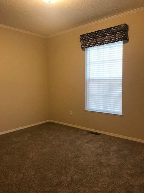 630 E Frank St, Mitchell, IN 47446 - photo 3