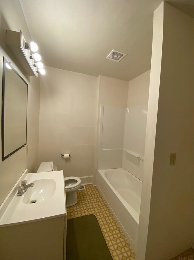 1332 Dewey St, Jasper, IN 47546 - photo 4