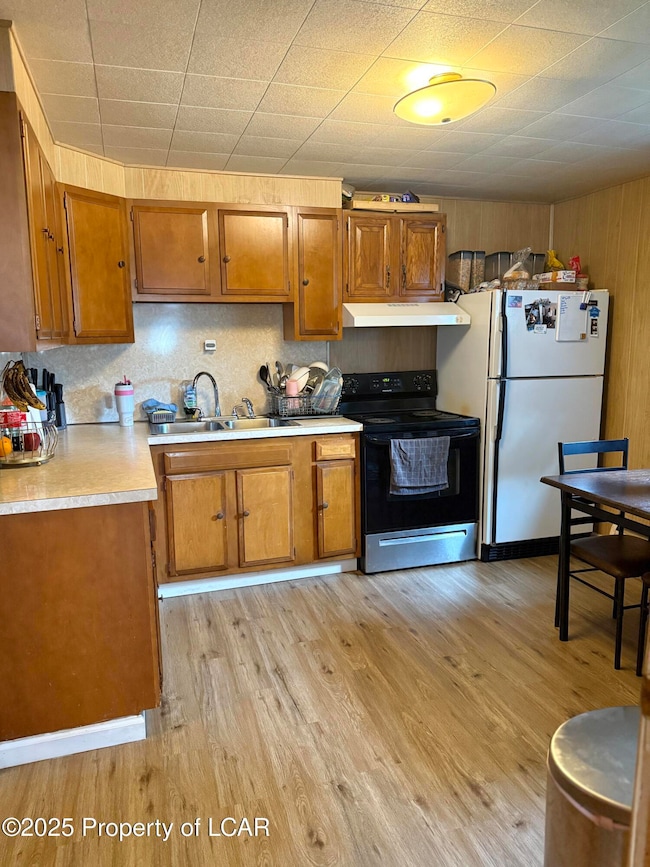 667 Roosevelt St, Hazleton, PA 18201 - photo 5