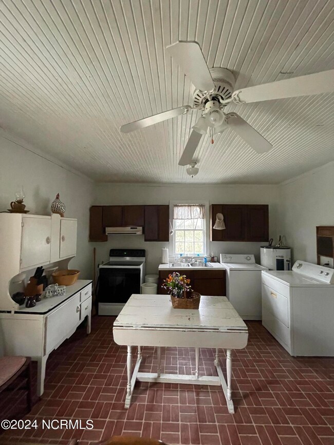 CD kitchen 2