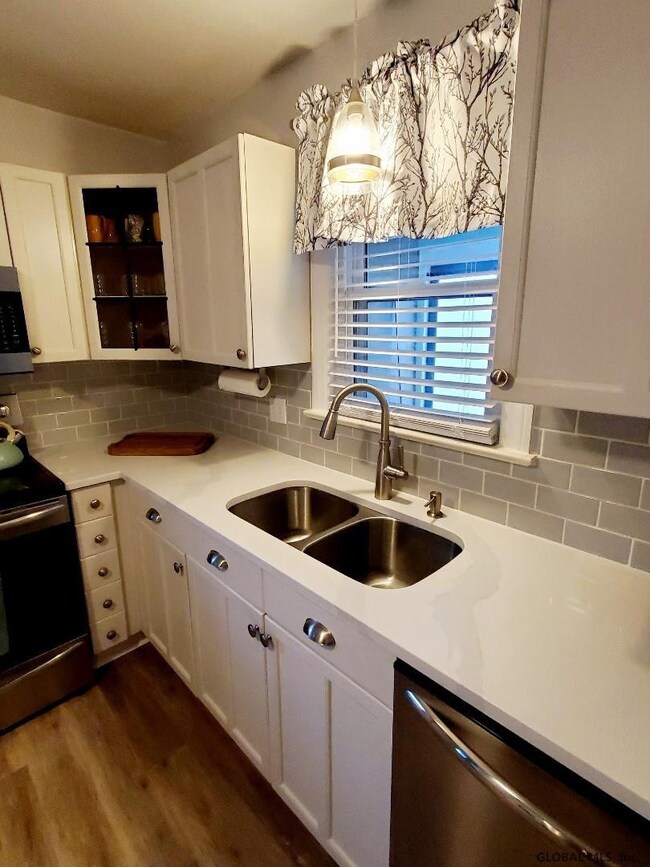 15 Miles Standish Rd, Schenectady, NY 12306 - photo 5