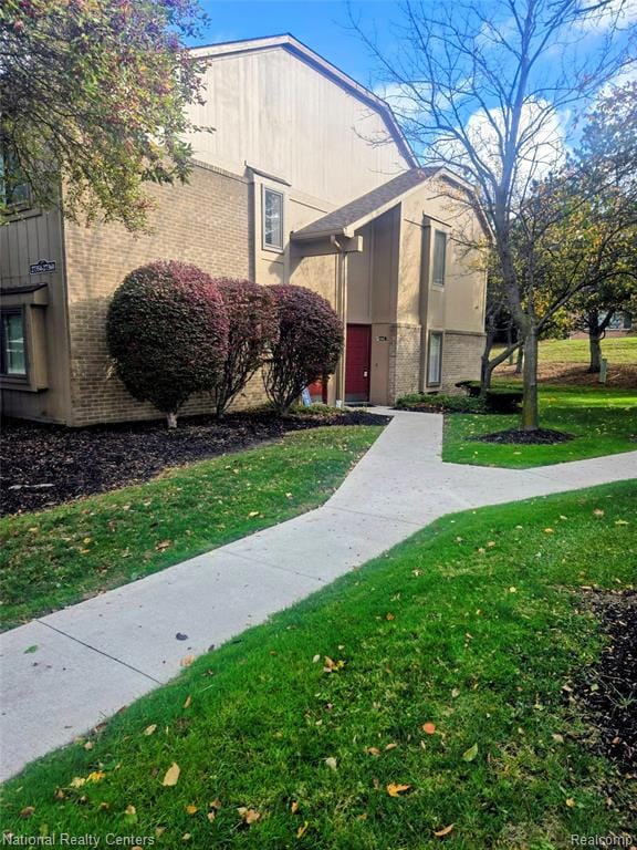 27354 Evergreen Rd unit 25, Lathrup Village, MI 48076 - photo 2
