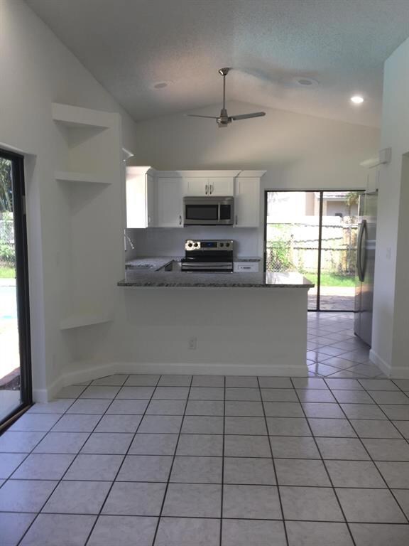 9235 Edgemont Ln, Boca Raton, FL 33434 - photo 4