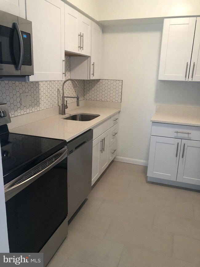 8865 Rollright Ct unit M, Columbia, MD 21045 - photo 6