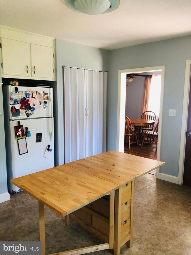 404 W Queen St, Chambersburg, PA 17201 - photo 7