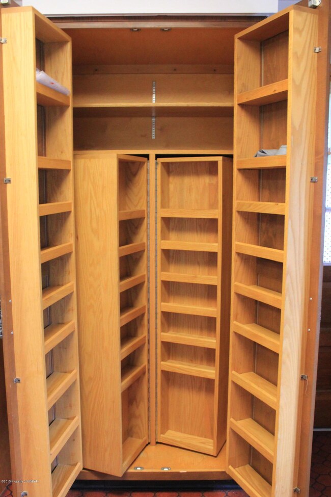 48 Farley Ln, Wilkes Barre, PA 18702 - photo 6