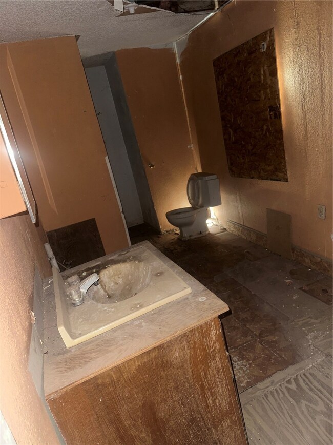 1015 S Pecos St, Coleman, TX 76834 - photo 7