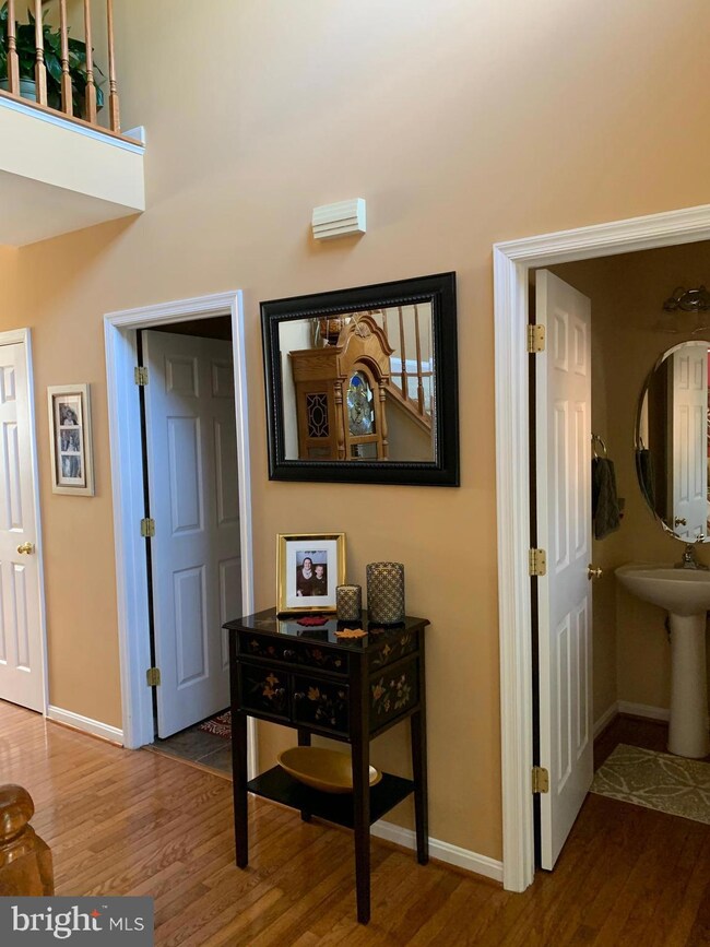 934 Wayne Dr, Winchester, VA 22601 - photo 4