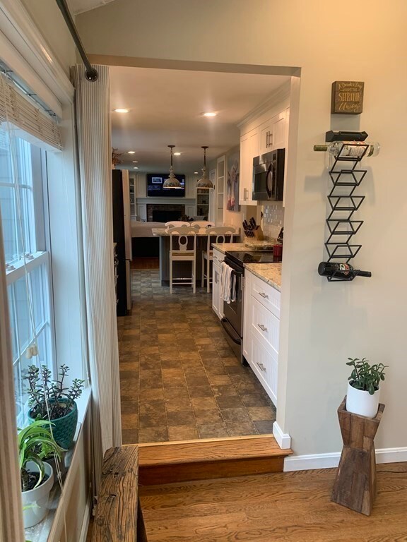 7 Alberta Ave, Newburyport, MA 01950 - photo 5