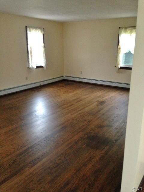 22 E Main St, Pen Argyl, PA 18072 - photo 5