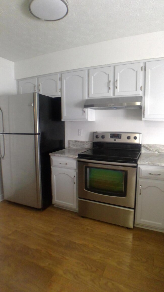 892 Westbury Ln S unit 2-B, Columbus, OH 43228 - photo 4