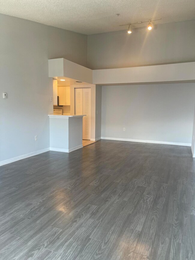 4197 N Haverhill Rd unit 212, West Palm Beach, FL 33417 - photo 7