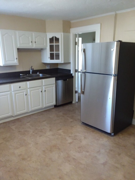 63 Chestnut St unit 2, Spencer, MA 01562 - photo 2