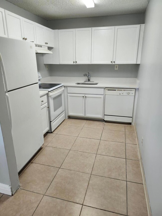 103 Meadows Cir unit 103, Boynton Beach, FL 33436 - photo 4