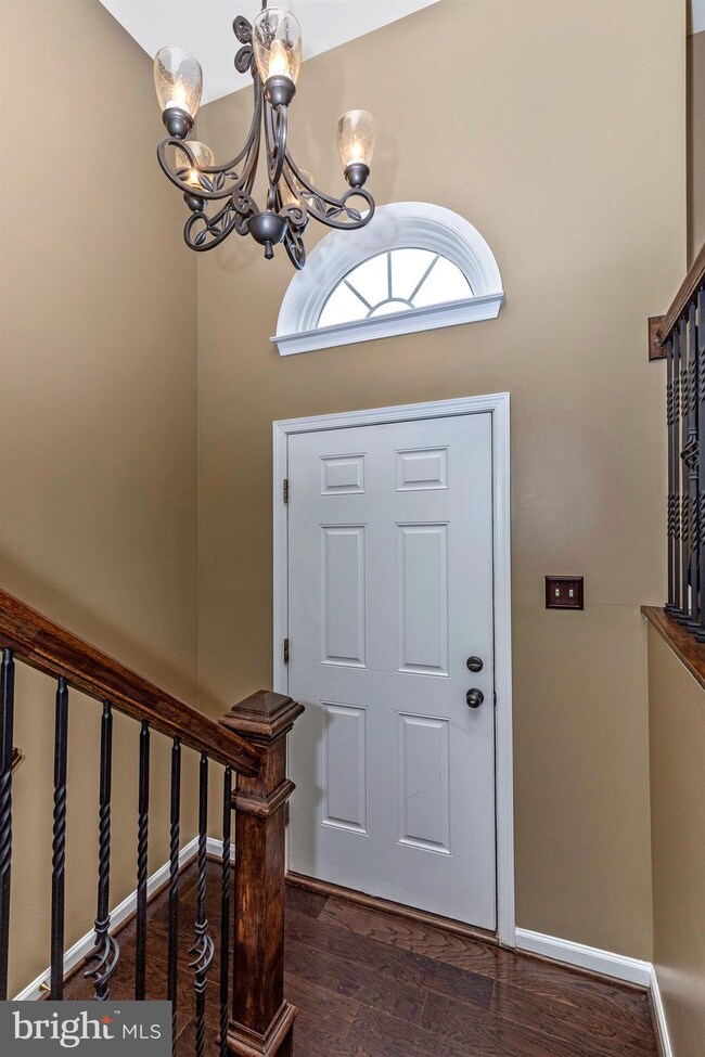 807 Brunswick St, Brunswick, MD 21716 - photo 4