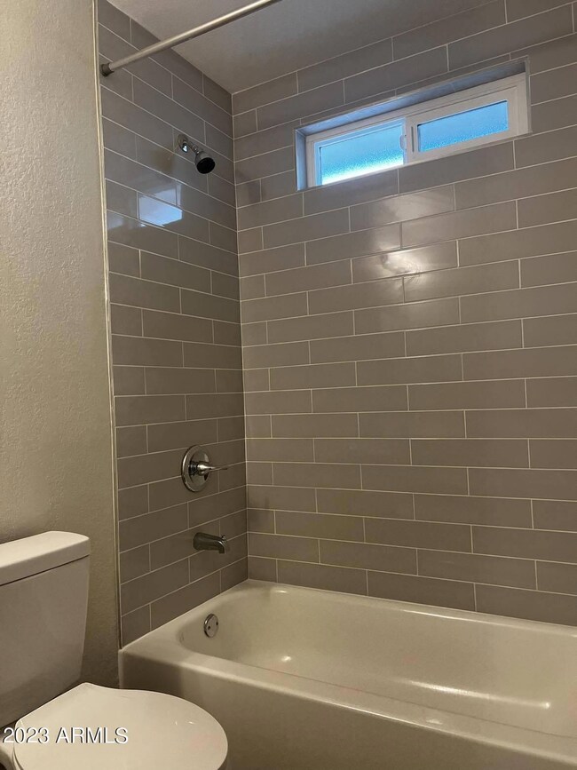 2709 E Willetta St unit 2, Phoenix, AZ 85008 - photo 4