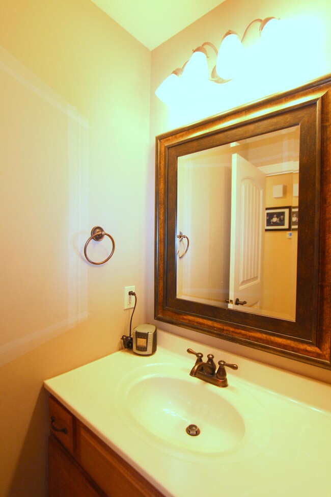 Freeport Way more bathroom 2