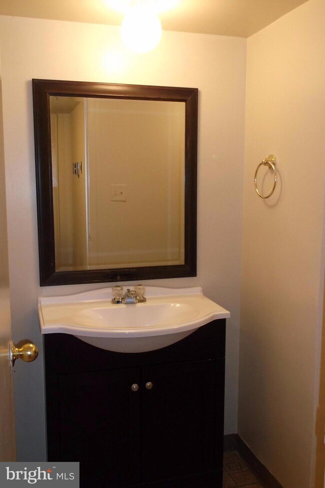 8473 Greenbelt Rd unit T, Greenbelt, MD 20770 - photo 6