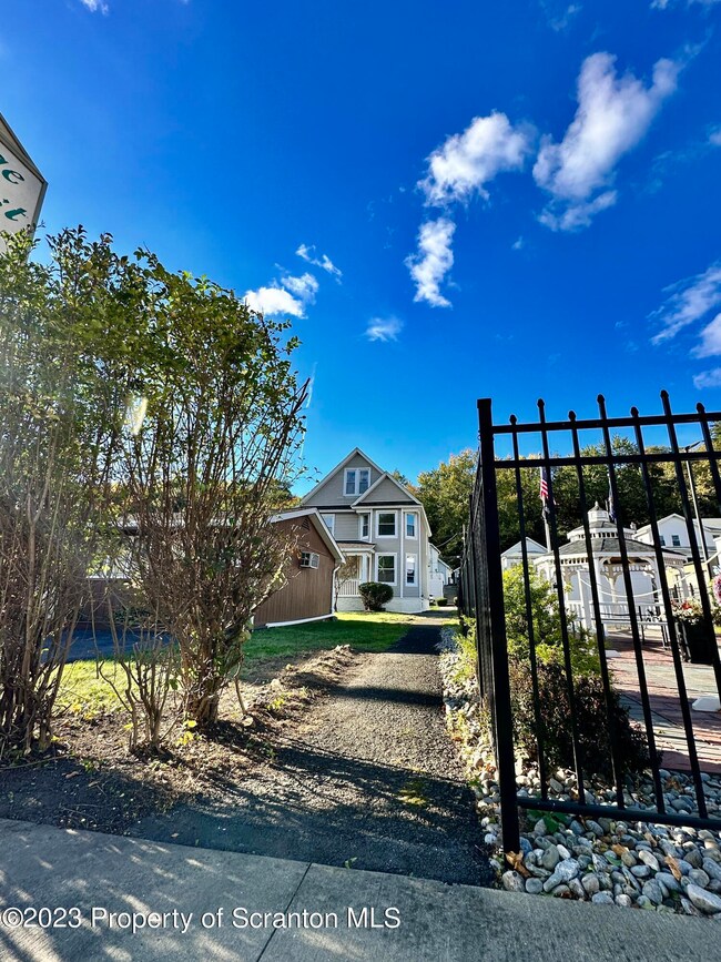 410 N Main St, Archbald, PA 18403 - photo 6