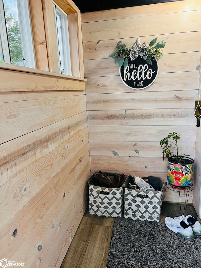 309 W Walnut St, Sigourney, IA 52591 - photo 3