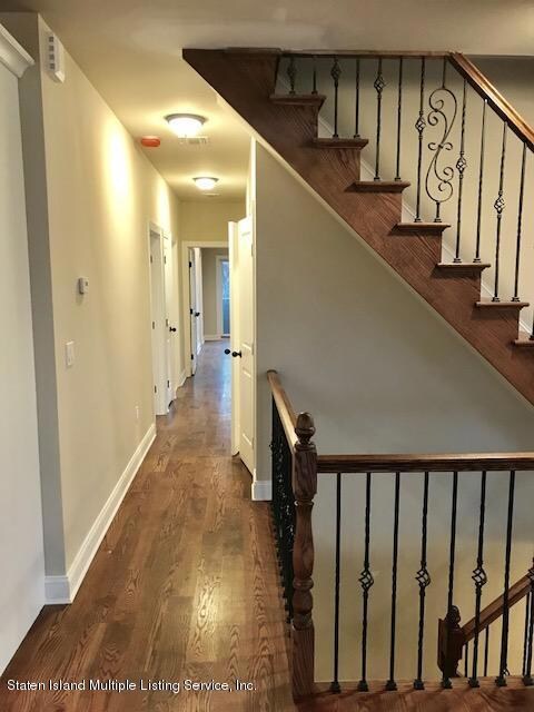 hall to bedrooms