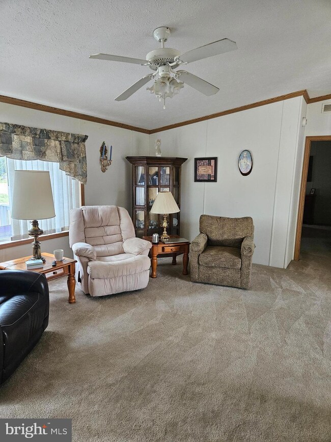 102 Buckskin Ct, Honey Brook, PA 19344 - photo 4