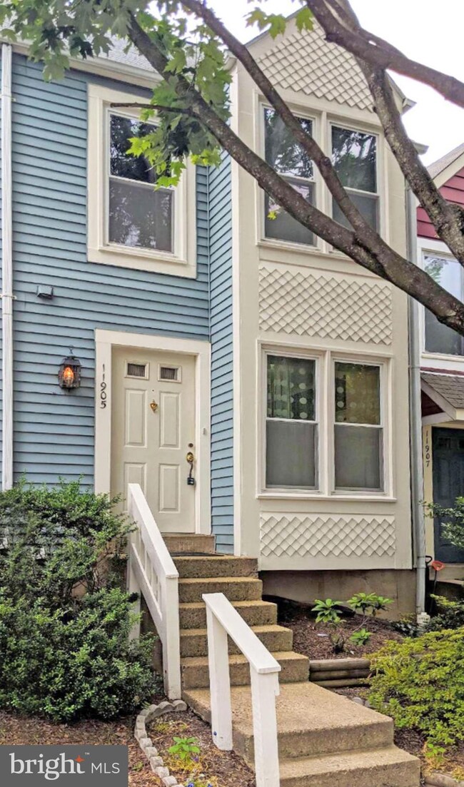 11905 Crosswind Ct, Reston, VA 20194 - photo 4